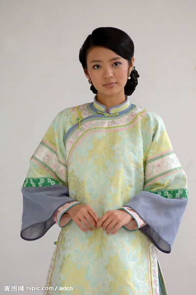 芸娘 安以轩