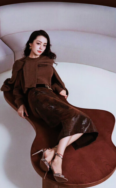 吉娜爱丽丝