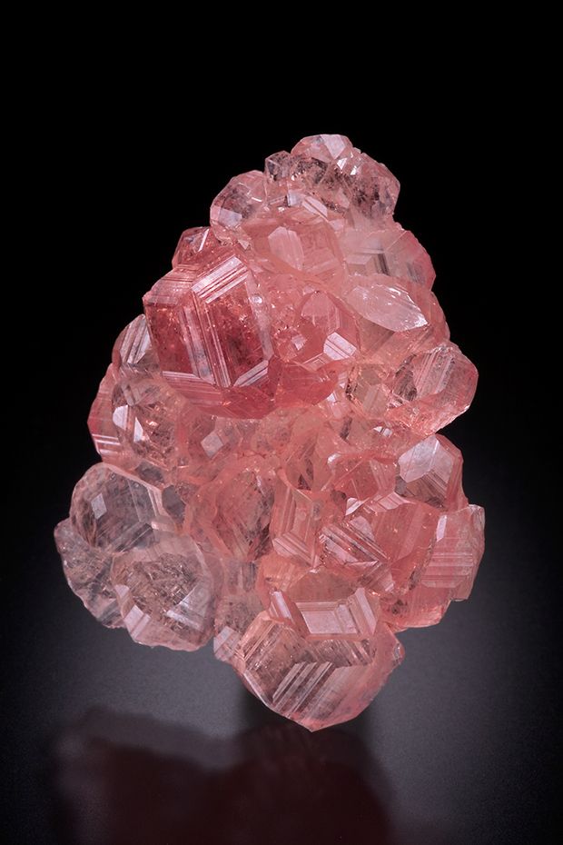 Pink Grossular specimen from Quebec, Canada 粉红色的钙铝榴石 魁北克 加拿大 矿标