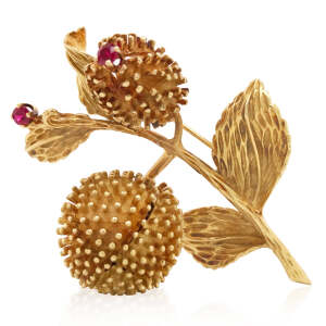 Tiffany 蒂芙尼 黄金胸针 尺寸53 x 40 x 20mm 重量30.0g 红宝石 18k金  栗子外壳可以打开 Gold Ruby Diamond Chestnut Brooch 约8,250美元