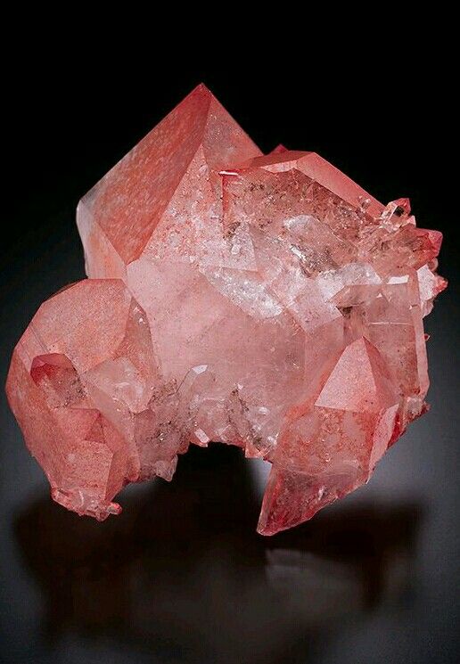 石英 氧化铁提供了粉红色 Quartz with Iron Oxide，Boylston Guysborough, Nova Scotia Canada 加拿大 