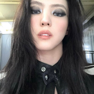 韩素希