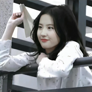 你可能没见过的爱豆图片