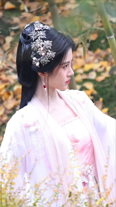 鞠婧祎