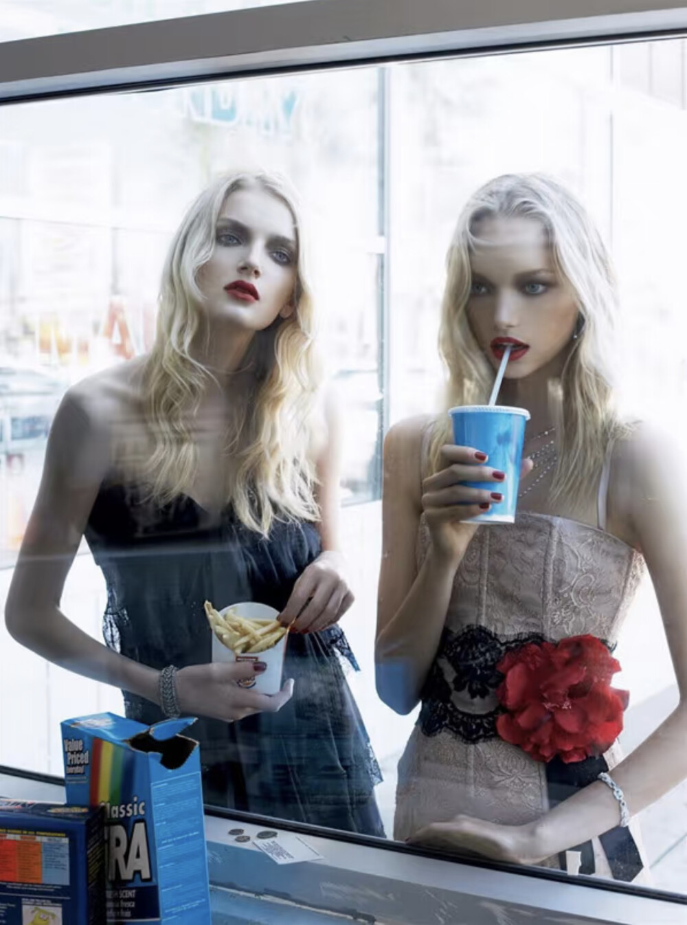 Lily Donaldson，Gemma Ward，Caroline Trentini