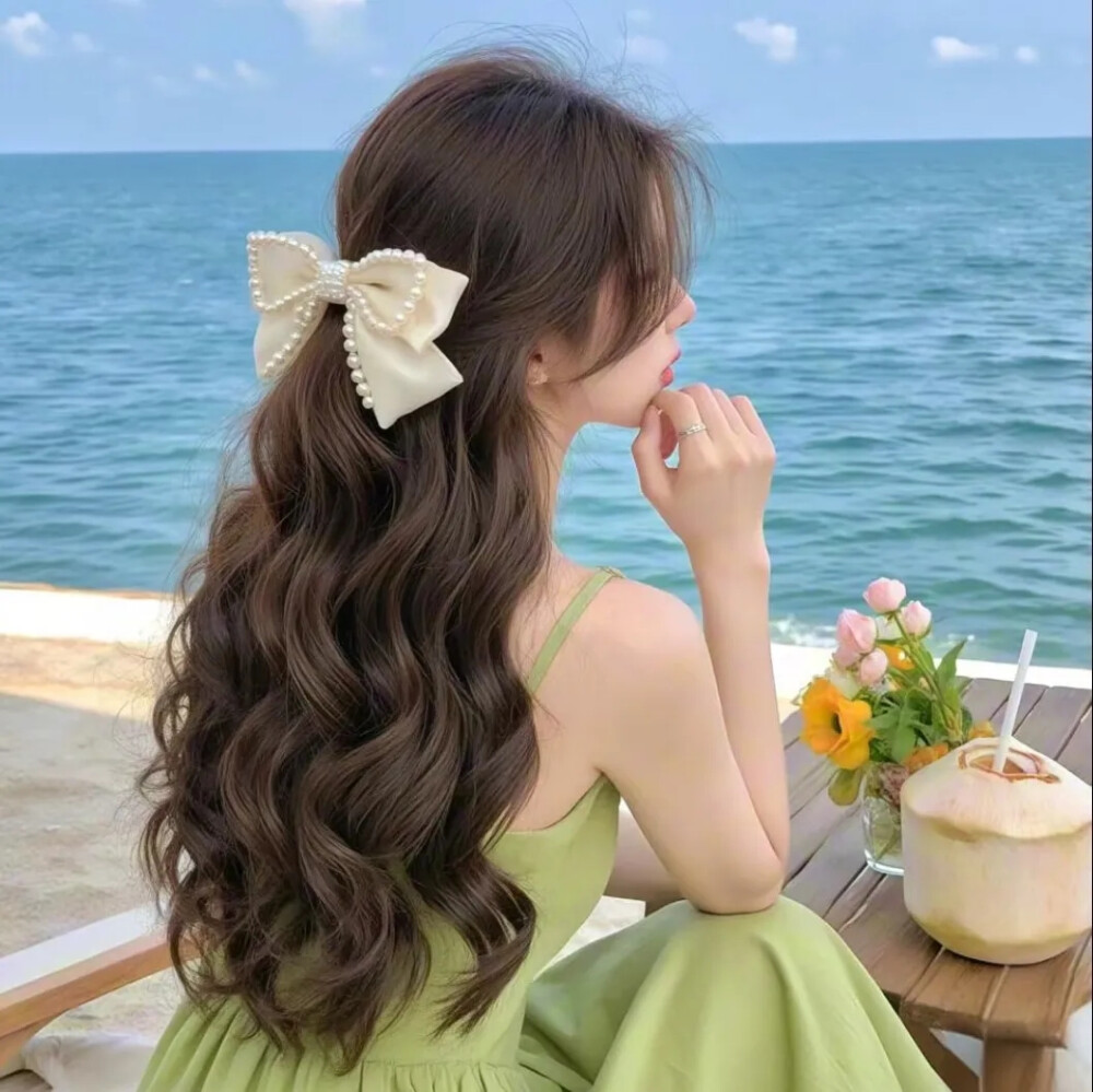 2025年好看单人女头像礼貌九张