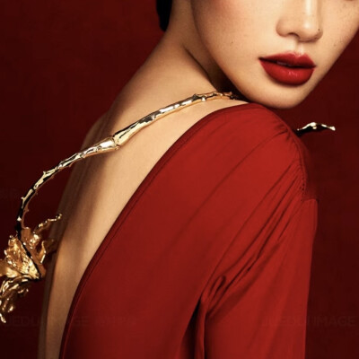 女头