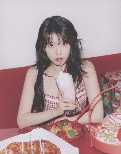 IU