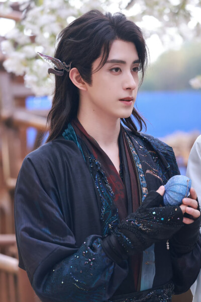 白月梵星，敖瑞鹏，梵樾