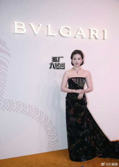 刘亦菲应邀出席亮相 上海BVLGARI “灵蛇·生生不已”特展红毯，Elie Saab 高定搭配 Serpenti 系列高级珠宝
刘亦菲宝格丽全球品牌代言人