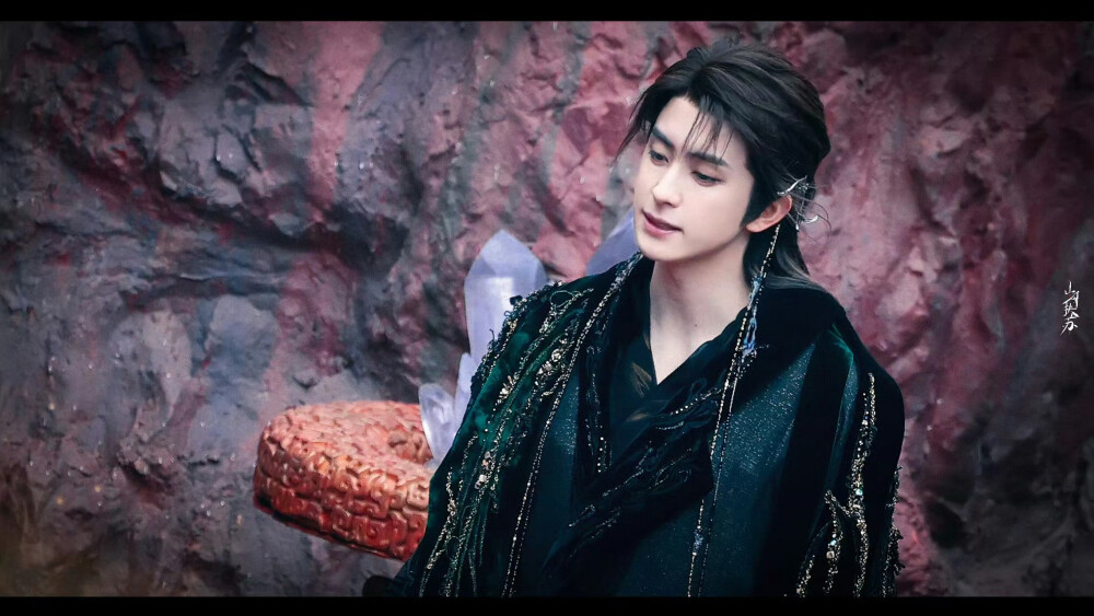 白月梵星，敖瑞鹏，梵樾