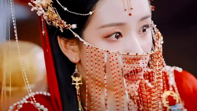 陈都灵.叶冰裳.橙光
禁二传二改
使用请标注:莫小言
礼貌拿图