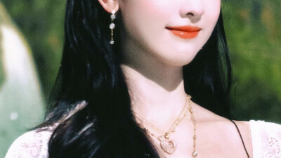 女主素材.橙光
禁二传二改
使用请标注:莫小言
礼貌拿图