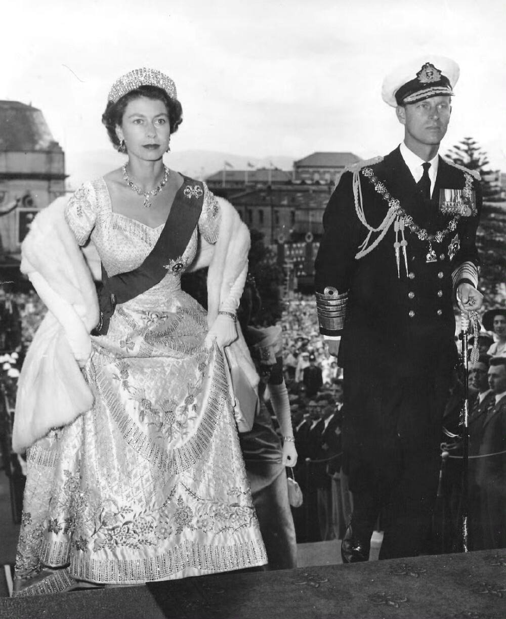  Her Majesty Queen Elizabeth II ，1954