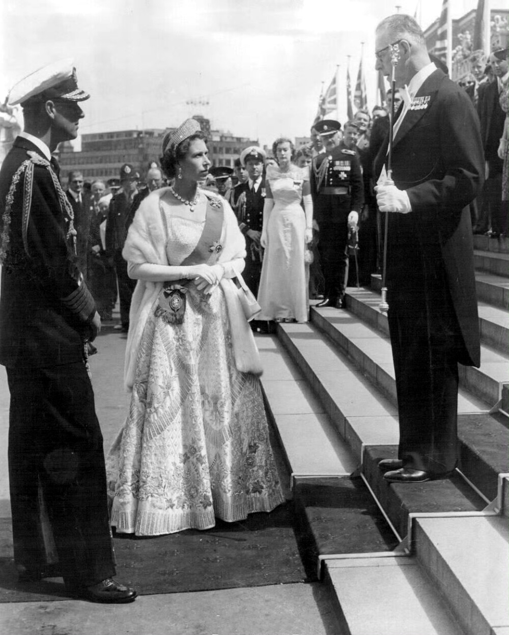  Her Majesty Queen Elizabeth II ，1954