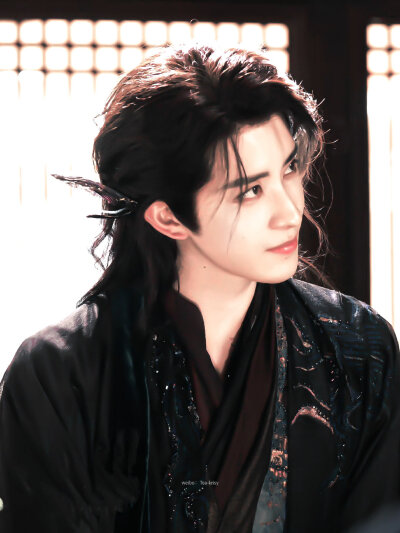 敖瑞鹏•梵樾◾️