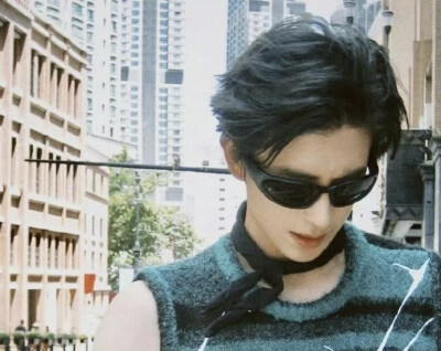 敖子