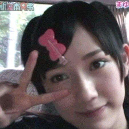 ≽^-⩊-^≼