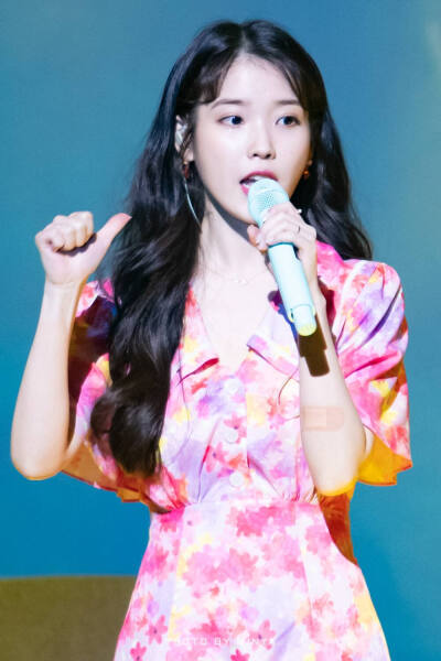 IU