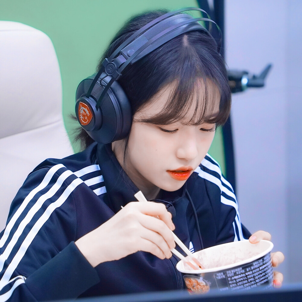 /曺柔理头像/