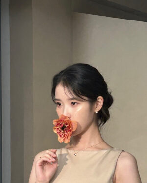 IU