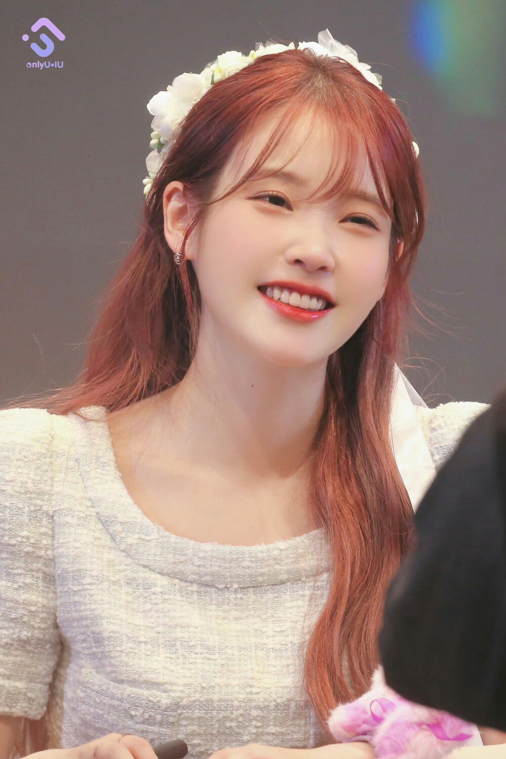 IU