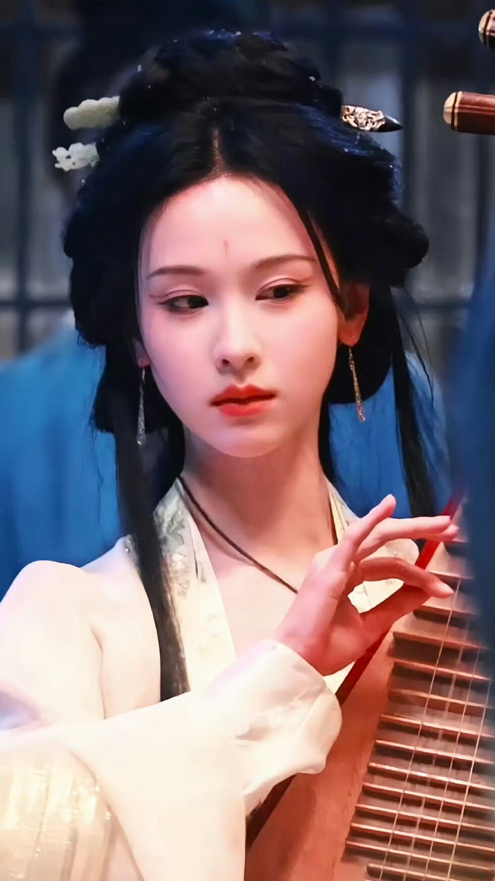 月鳞绮纪