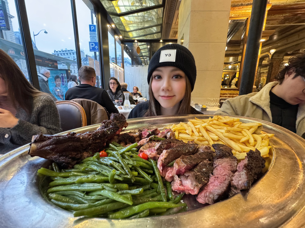 “在巴黎的美好时光”邓紫棋
自留最喜欢的几张