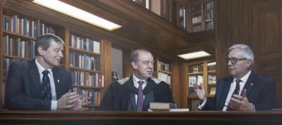 马克·罗斯科是一位英国肖像画家，是一位英国肖像画家，因擅长绘画技艺和情感丰富的作品而闻名，1974年出生，现为英国皇家肖像画家协会的成员。他以为著名机构和家庭创作肖像画而闻名。