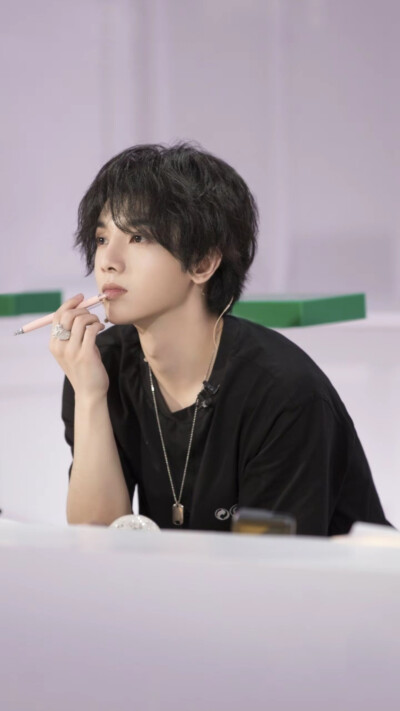 华晨宇早期照片