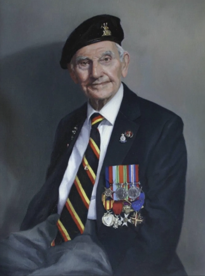 利兹·巴尔克威尔是一位英国著名艺术家，以她出色的油画和粉彩作品而闻名。她的创作以静物、人物和肖像为主题，通过精准的光影捕捉和细腻的笔触，将日常场景和物品转化为引人注的艺术作品。