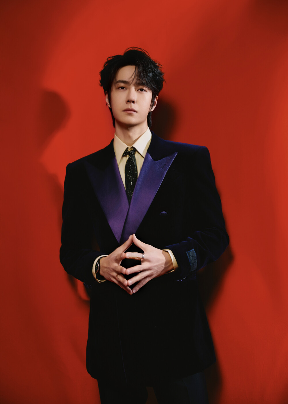 YIBO-OFFICIAL： #王一博蛇年央视春晚# 金… - 高清图片，堆糖，美图壁纸兴趣社区