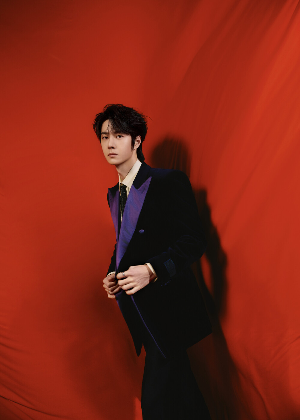 YIBO-OFFICIAL： #王一博蛇年央视春晚# 金… - 高清图片，堆糖，美图壁纸兴趣社区