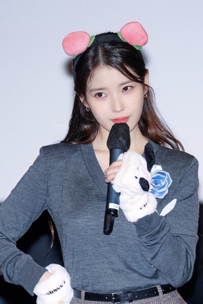 IU