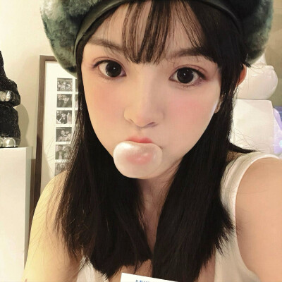 WeChat｜田曦薇头像
（是很可爱的小女孩呀☺️