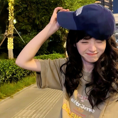 WeChat｜田曦薇头像
（是很可爱的小女孩呀☺️