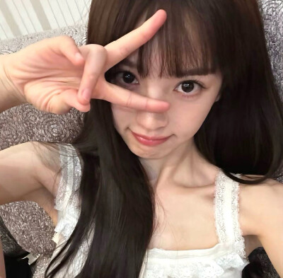 WeChat｜田曦薇头像
（是很可爱的小女孩呀☺️