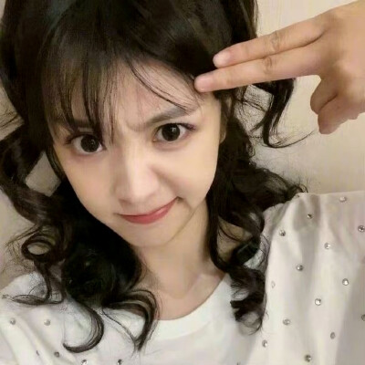 WeChat｜田曦薇头像
（是很可爱的小女孩呀☺️