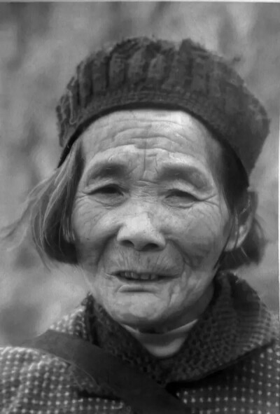艺术家 Paul Cadden 超写实铅笔素描
