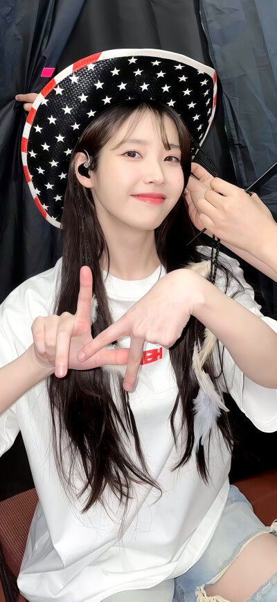 IU