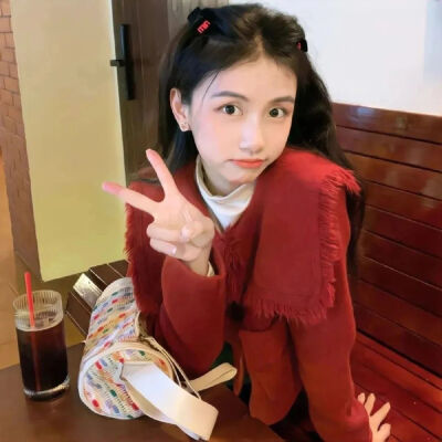 2025年新年女头像礼貌九张