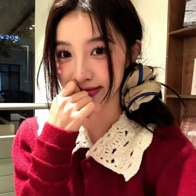 2025年新年女头像礼貌九张