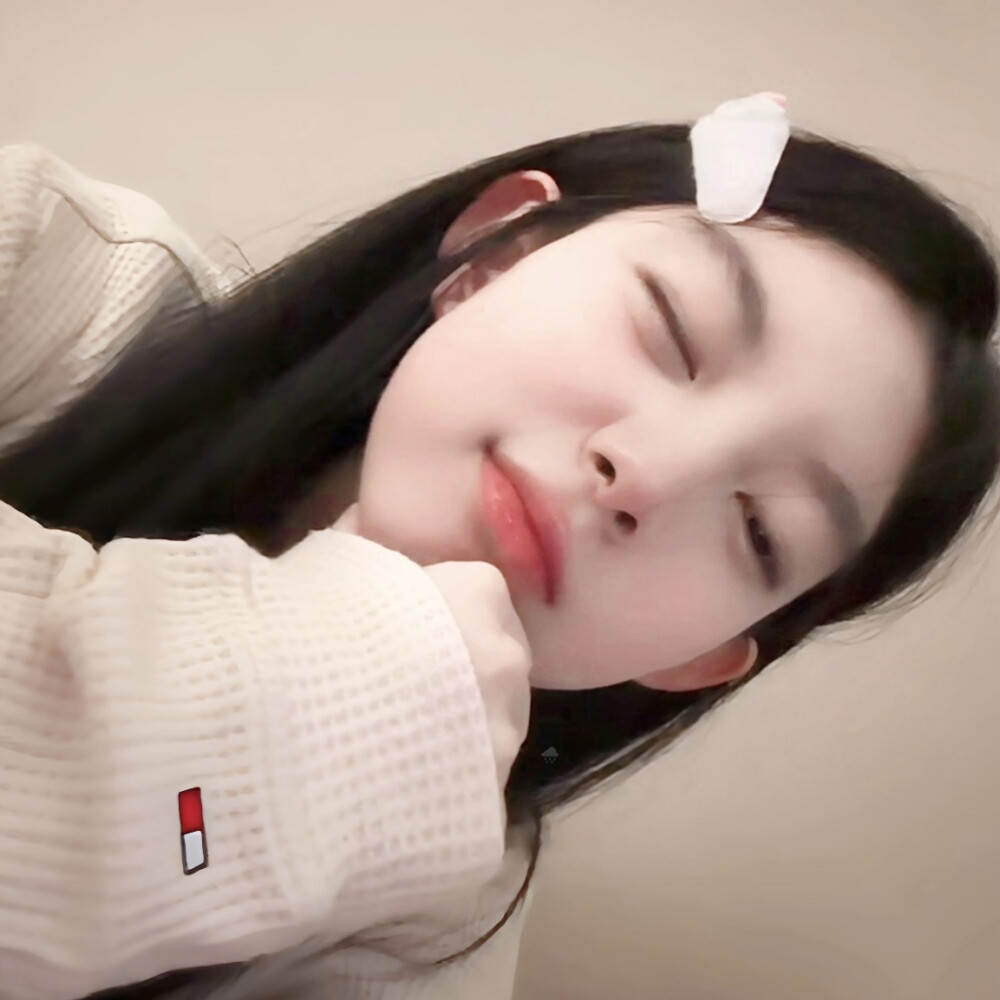 凌晨的海 难言的爱.
侵权删