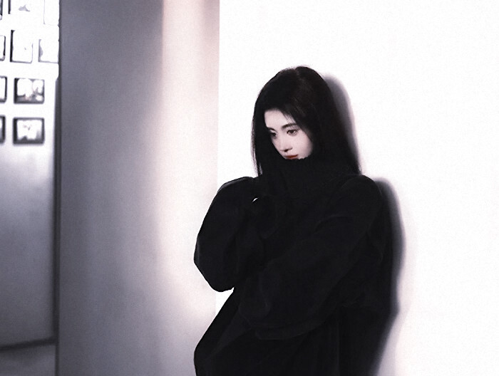 鞠婧祎
cr.dt.陈妄