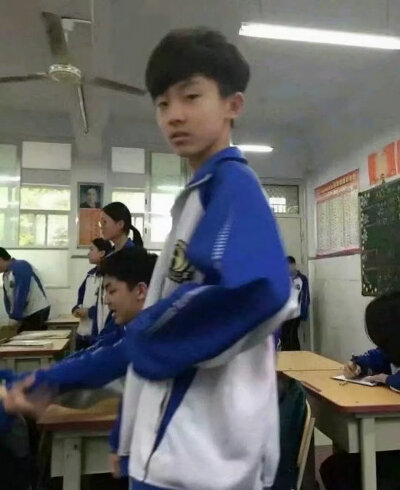 马嘉祺早期照片.