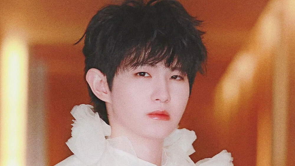 一诺（徐必成）ˇ素材
ˇ素材来源©微博原主@AG一诺ovo
ˇ使用注明