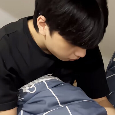 老夫子 戴着假发