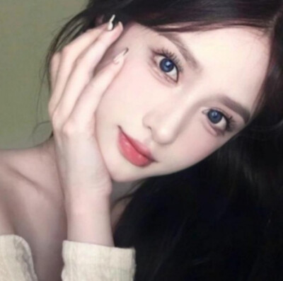 严茜