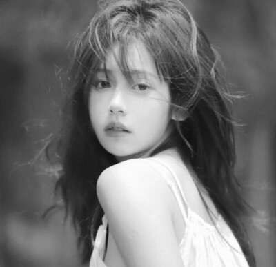 #黑白女头#真人#头像#女头#女生#女孩#女人