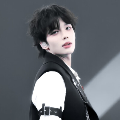 卷毛小狗 ੯‧̀͡ ζྀི)